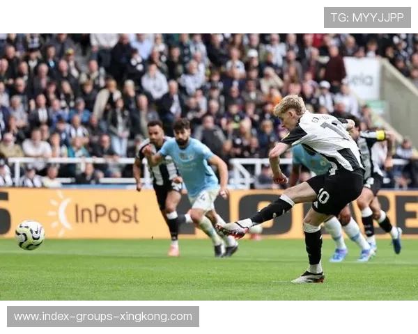 曼城格拉利什极限控球后推射破门动作连贯,尽显英超巨星风采 曼城格拉利什极限控球后推射破门动作连贯,尽显英超巨星风采