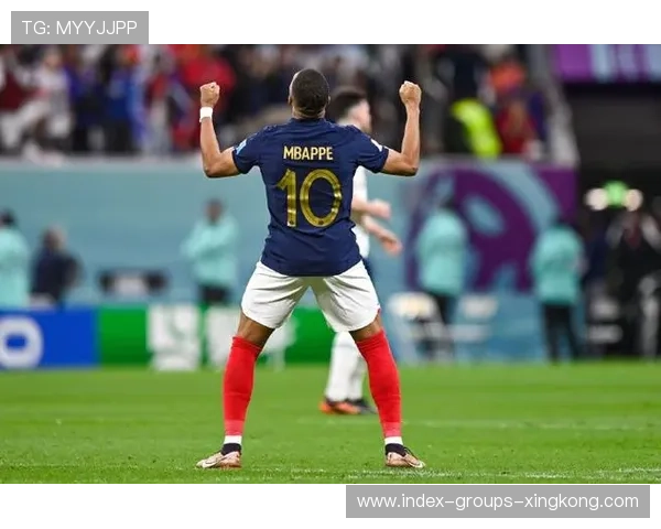 姆巴佩点球轻松罚入，法国锋线火力十足
